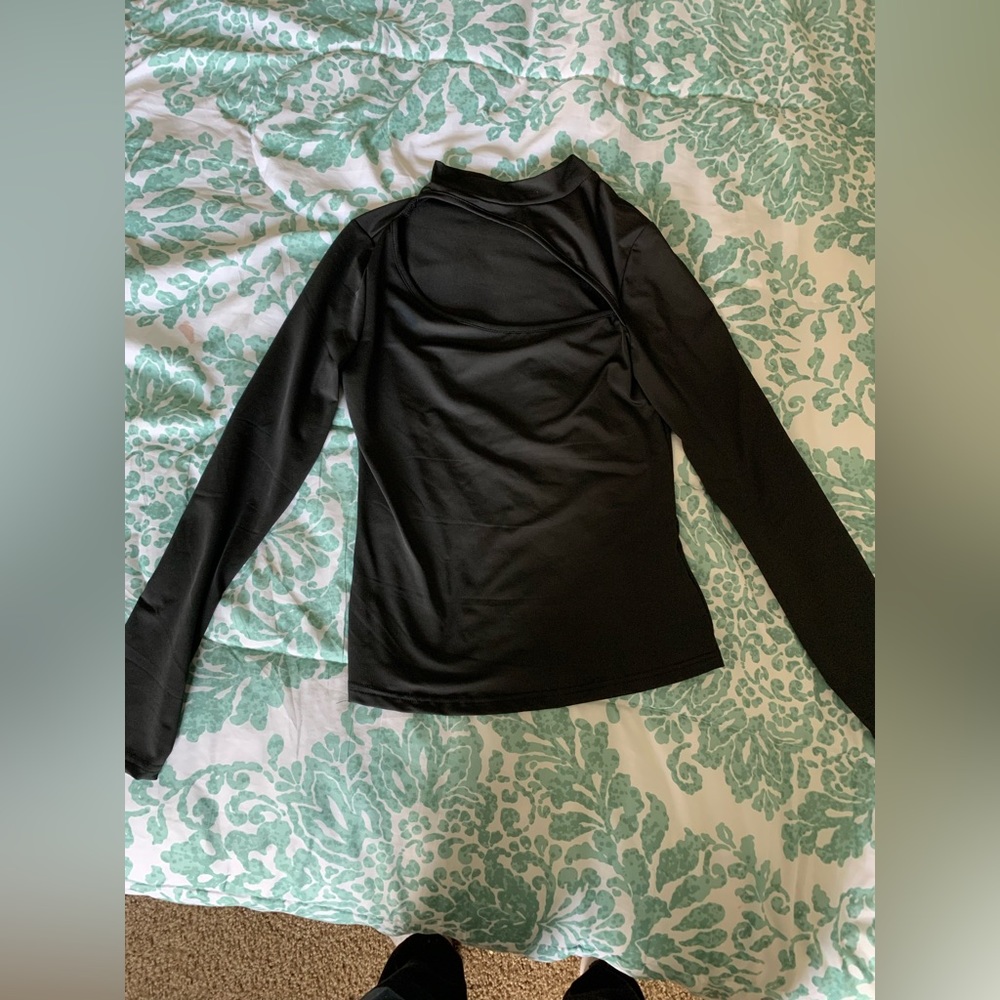 Black top 🖤